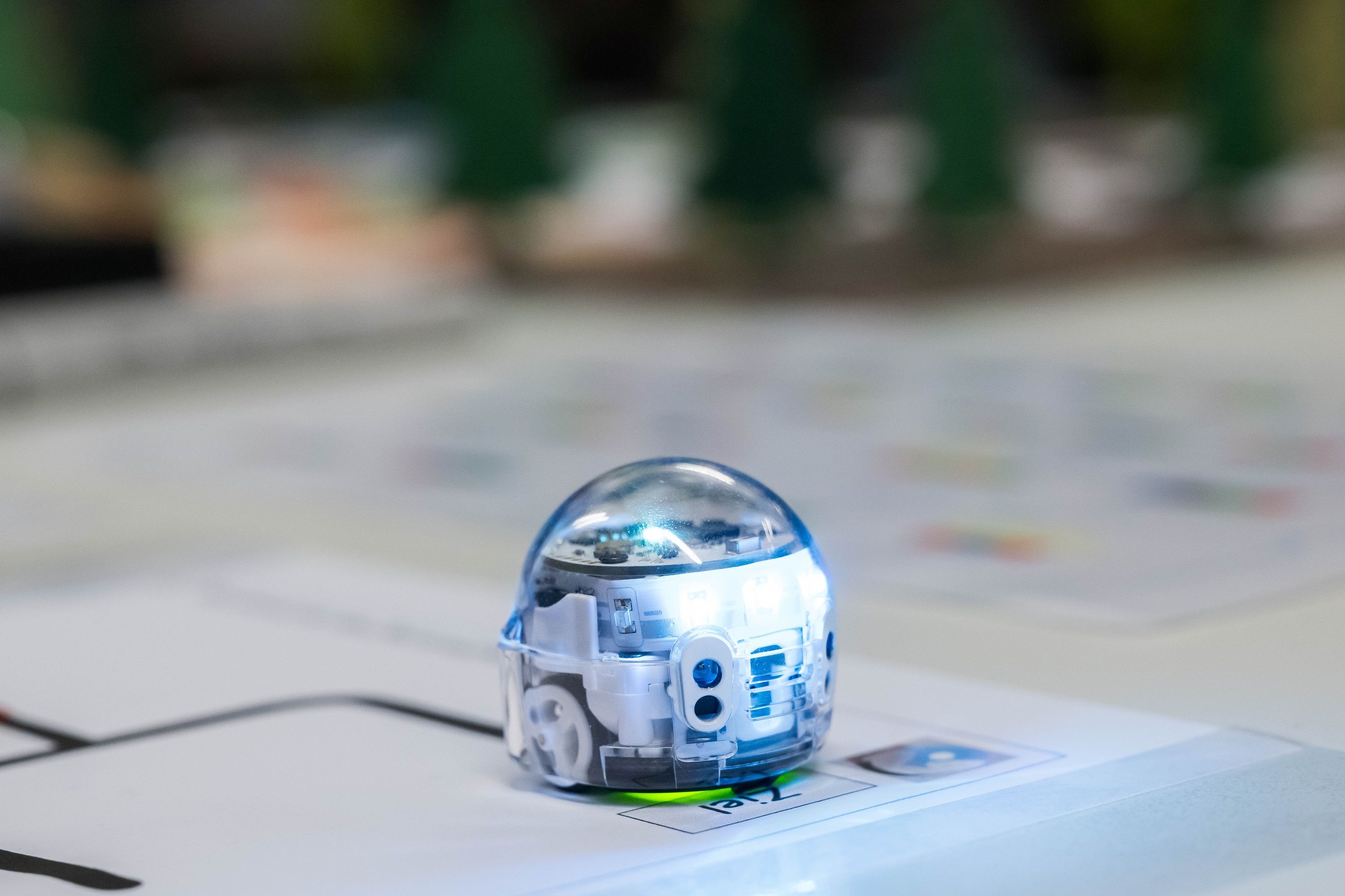 Das Bild zeigt einen Roboter im Digital Making Place in Duisburg.